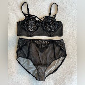 Torrid Unlined Black Lace Long Line Bra & Panty Set
